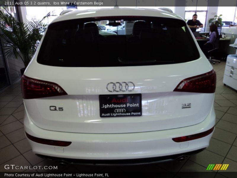Ibis White / Cardamom Beige 2011 Audi Q5 3.2 quattro