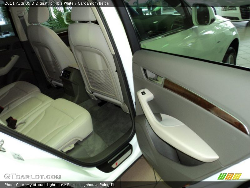 Ibis White / Cardamom Beige 2011 Audi Q5 3.2 quattro