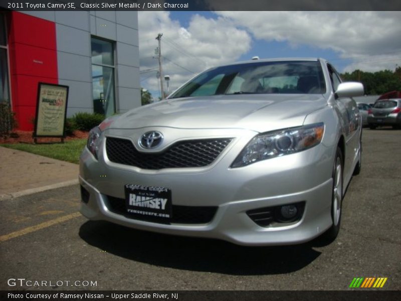 Classic Silver Metallic / Dark Charcoal 2011 Toyota Camry SE