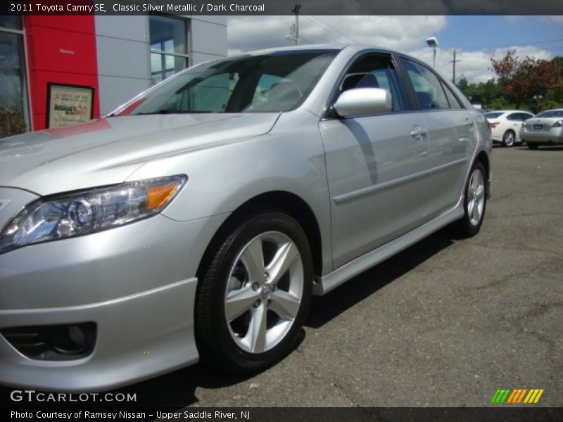 Classic Silver Metallic / Dark Charcoal 2011 Toyota Camry SE