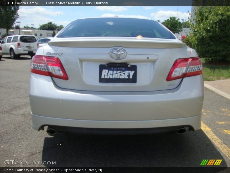 Classic Silver Metallic / Dark Charcoal 2011 Toyota Camry SE