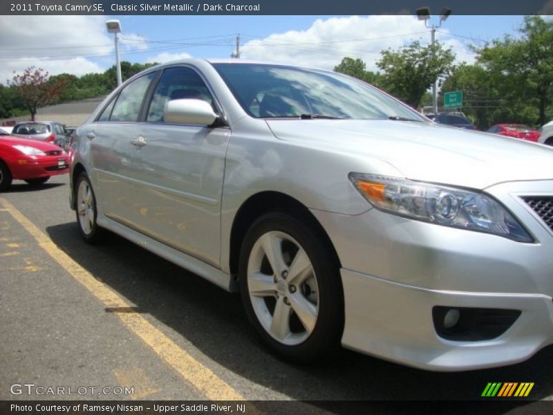 Classic Silver Metallic / Dark Charcoal 2011 Toyota Camry SE