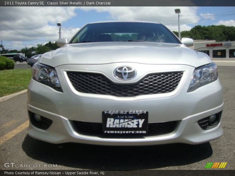 Classic Silver Metallic / Dark Charcoal 2011 Toyota Camry SE