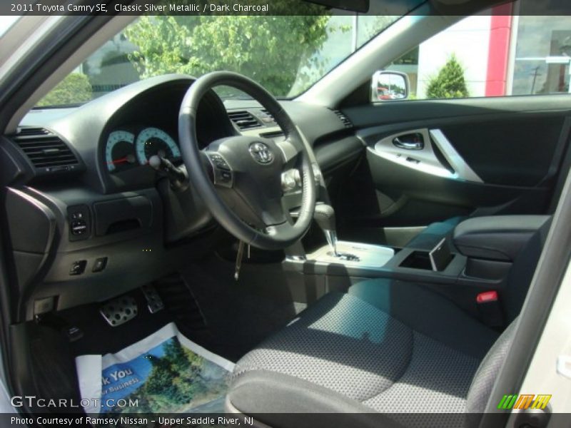 Classic Silver Metallic / Dark Charcoal 2011 Toyota Camry SE