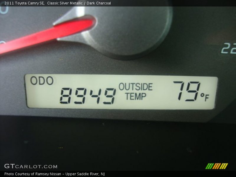 Classic Silver Metallic / Dark Charcoal 2011 Toyota Camry SE