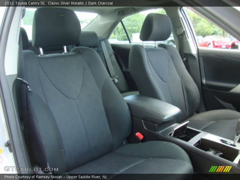 Classic Silver Metallic / Dark Charcoal 2011 Toyota Camry SE