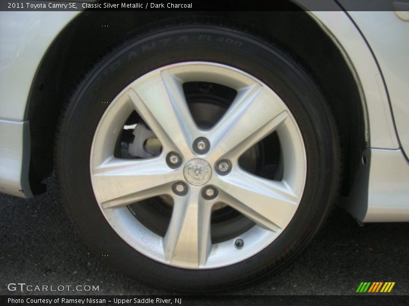 Classic Silver Metallic / Dark Charcoal 2011 Toyota Camry SE