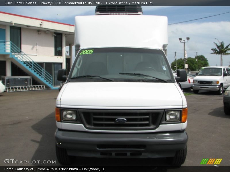 Oxford White / Medium Flint 2005 Ford E Series Cutaway E350 Commercial Utility Truck