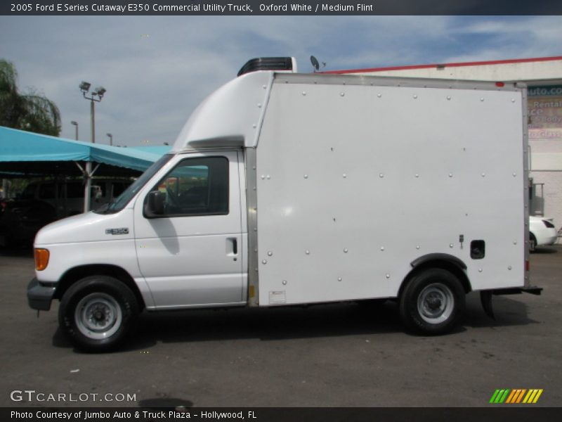 Oxford White / Medium Flint 2005 Ford E Series Cutaway E350 Commercial Utility Truck