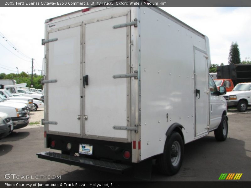 Oxford White / Medium Flint 2005 Ford E Series Cutaway E350 Commercial Utility Truck