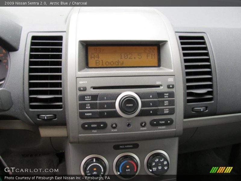 Arctic Blue / Charcoal 2009 Nissan Sentra 2.0