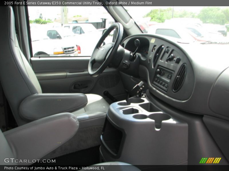 Oxford White / Medium Flint 2005 Ford E Series Cutaway E350 Commercial Utility Truck