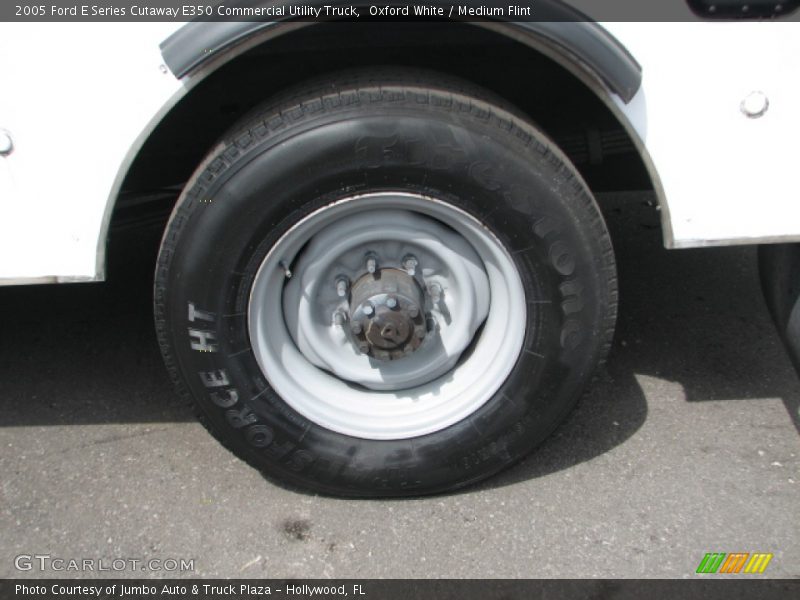 Oxford White / Medium Flint 2005 Ford E Series Cutaway E350 Commercial Utility Truck