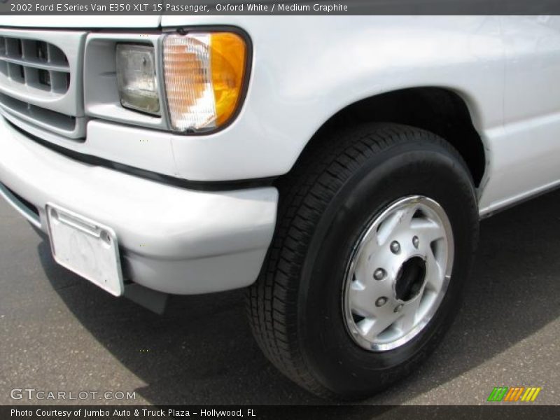 Oxford White / Medium Graphite 2002 Ford E Series Van E350 XLT 15 Passenger