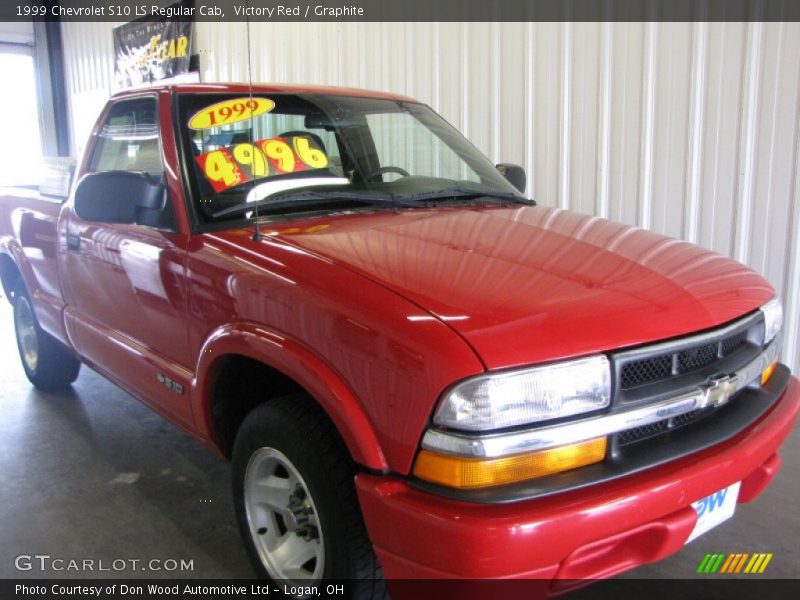 Victory Red / Graphite 1999 Chevrolet S10 LS Regular Cab