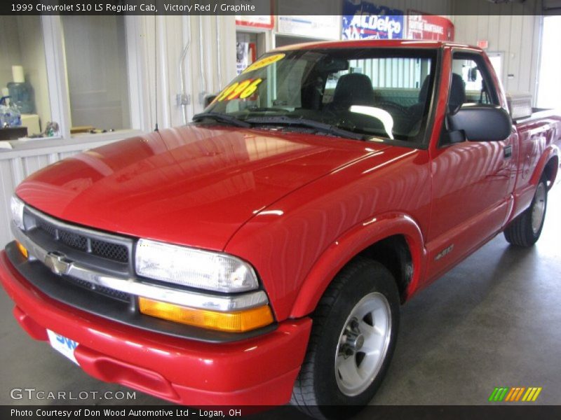 Victory Red / Graphite 1999 Chevrolet S10 LS Regular Cab