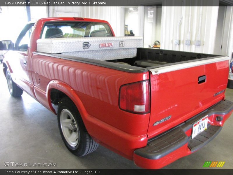 Victory Red / Graphite 1999 Chevrolet S10 LS Regular Cab