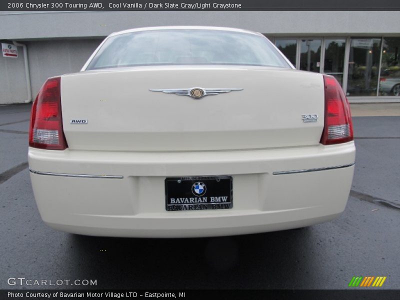 Cool Vanilla / Dark Slate Gray/Light Graystone 2006 Chrysler 300 Touring AWD