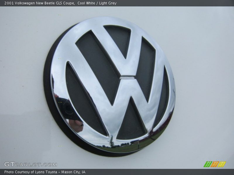 Cool White / Light Grey 2001 Volkswagen New Beetle GLS Coupe