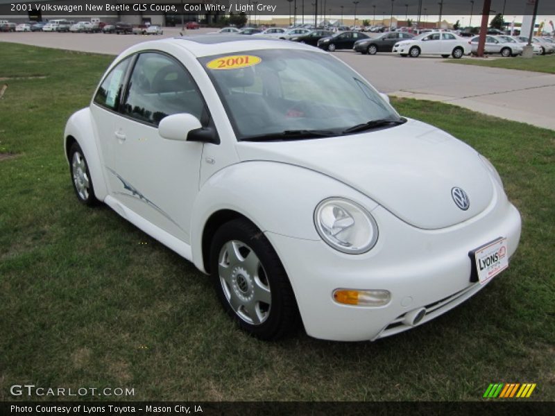 Cool White / Light Grey 2001 Volkswagen New Beetle GLS Coupe