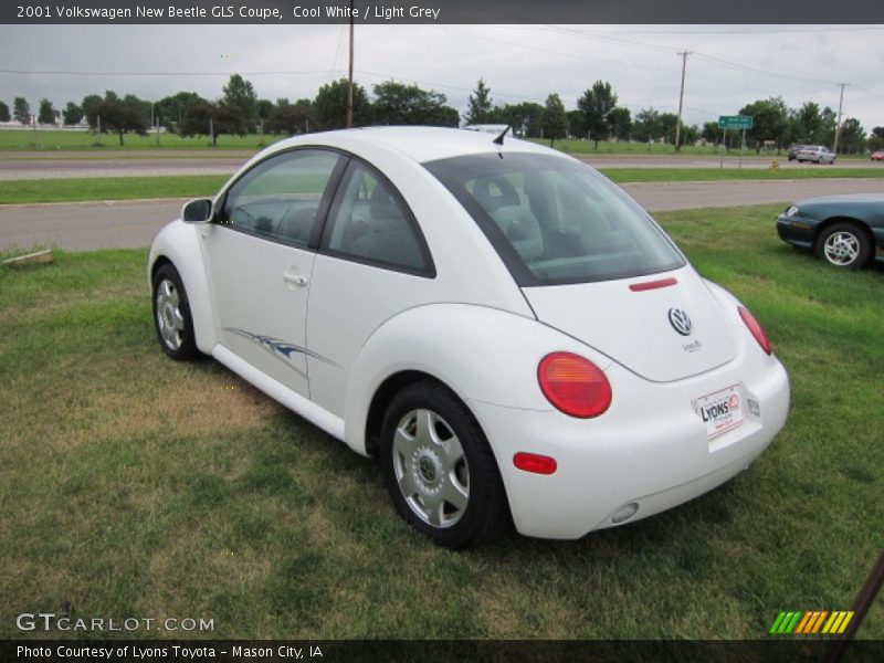 Cool White / Light Grey 2001 Volkswagen New Beetle GLS Coupe