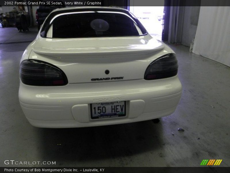 Ivory White / Graphite 2002 Pontiac Grand Prix SE Sedan