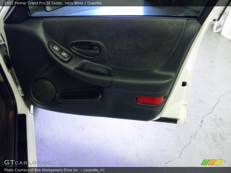 Ivory White / Graphite 2002 Pontiac Grand Prix SE Sedan