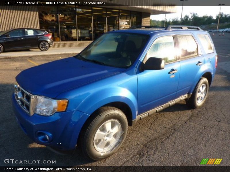Front 3/4 View of 2012 Escape XLT