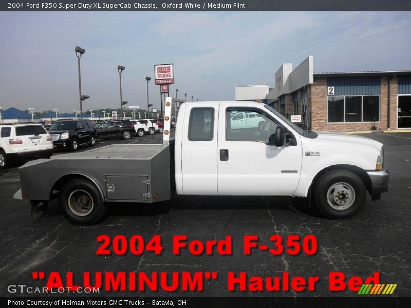 Oxford White / Medium Flint 2004 Ford F350 Super Duty XL SuperCab Chassis