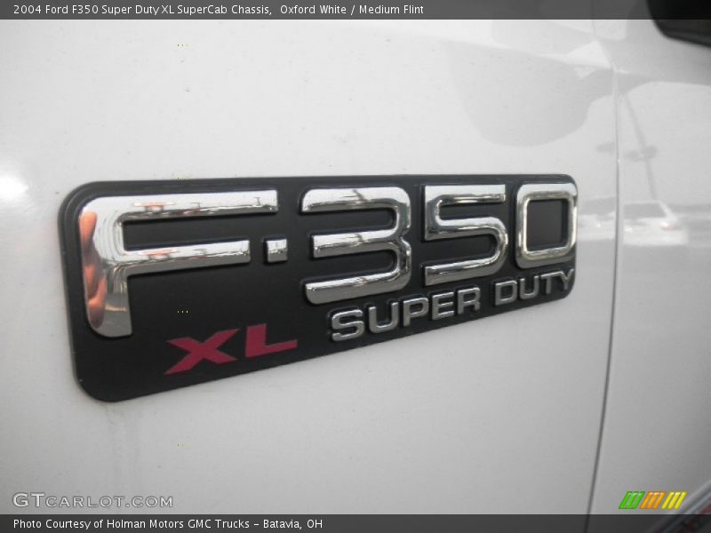 Oxford White / Medium Flint 2004 Ford F350 Super Duty XL SuperCab Chassis