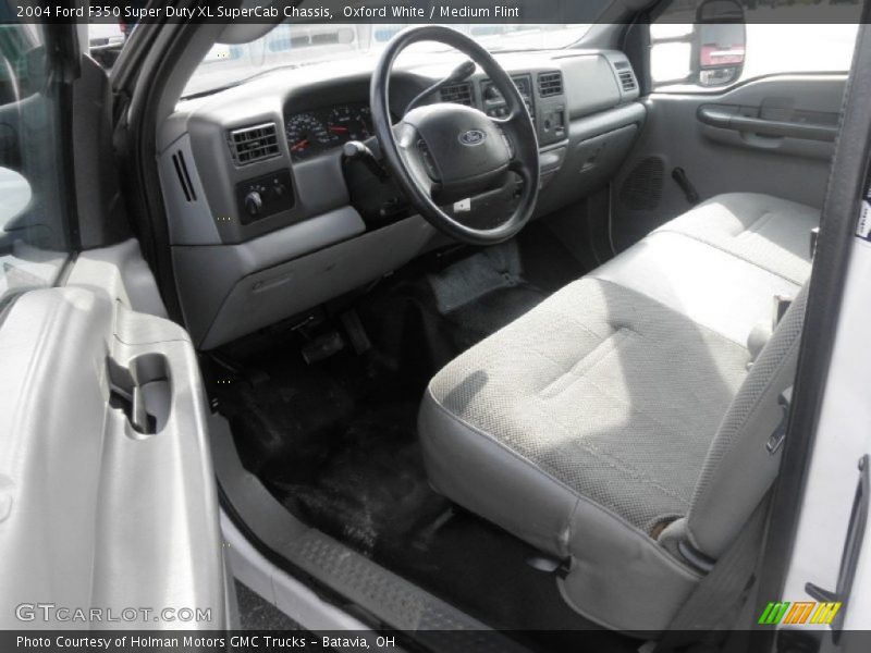 Oxford White / Medium Flint 2004 Ford F350 Super Duty XL SuperCab Chassis