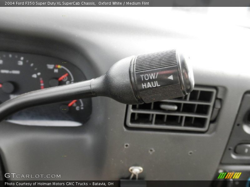 Oxford White / Medium Flint 2004 Ford F350 Super Duty XL SuperCab Chassis
