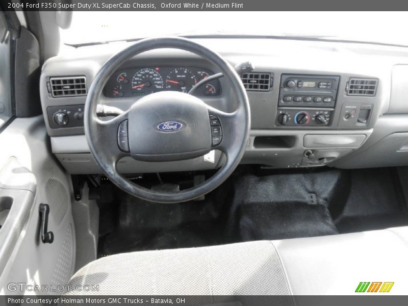 Oxford White / Medium Flint 2004 Ford F350 Super Duty XL SuperCab Chassis