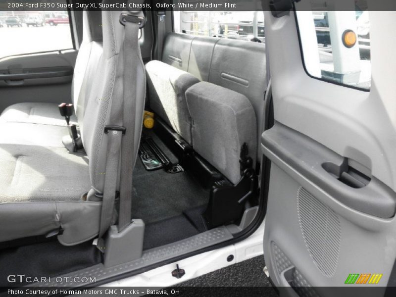 Oxford White / Medium Flint 2004 Ford F350 Super Duty XL SuperCab Chassis