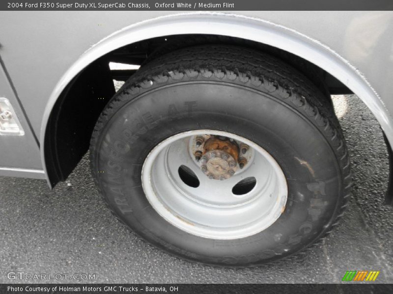 Oxford White / Medium Flint 2004 Ford F350 Super Duty XL SuperCab Chassis
