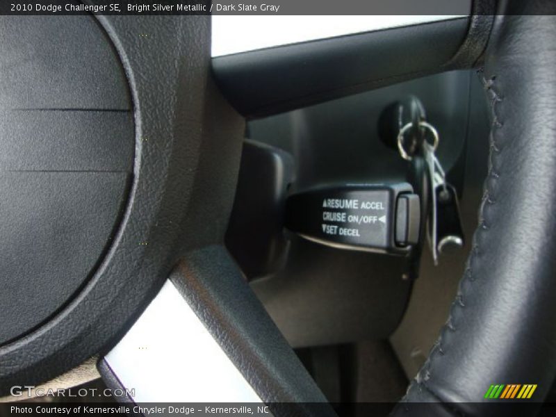 Bright Silver Metallic / Dark Slate Gray 2010 Dodge Challenger SE