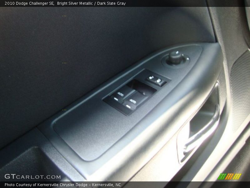 Bright Silver Metallic / Dark Slate Gray 2010 Dodge Challenger SE