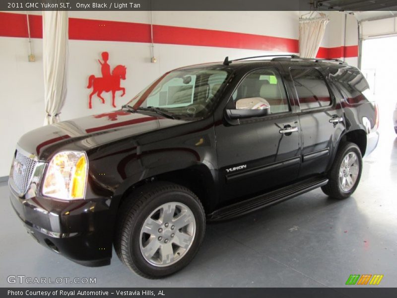 Onyx Black / Light Tan 2011 GMC Yukon SLT