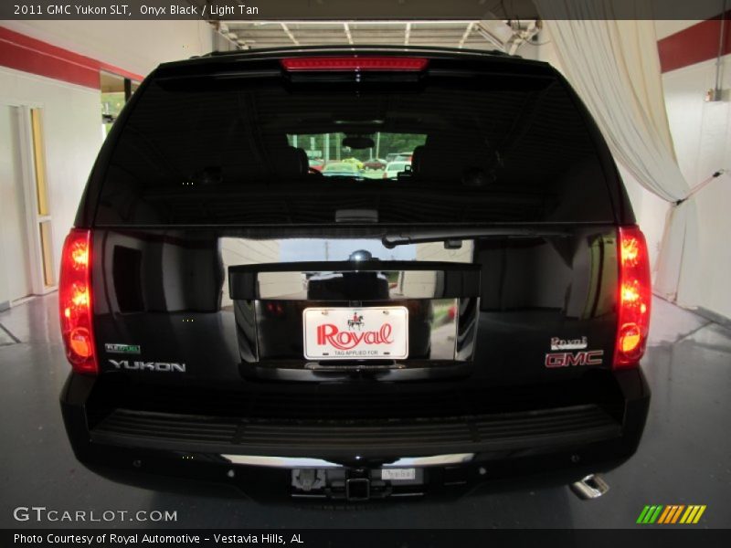 Onyx Black / Light Tan 2011 GMC Yukon SLT