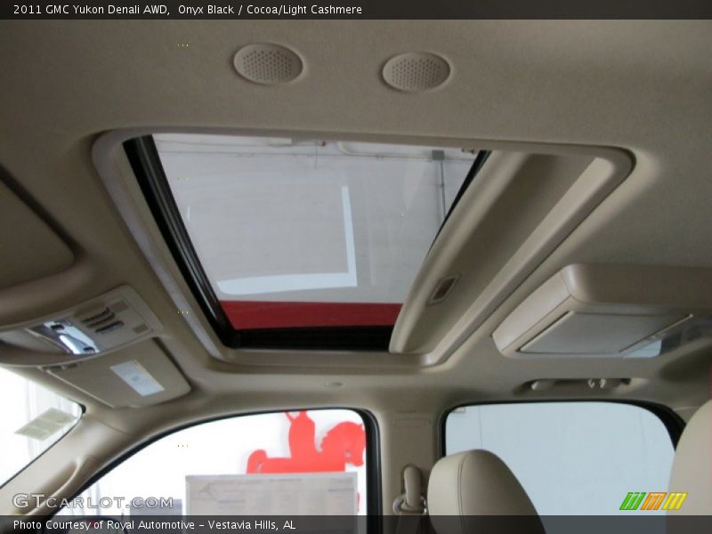 Onyx Black / Cocoa/Light Cashmere 2011 GMC Yukon Denali AWD