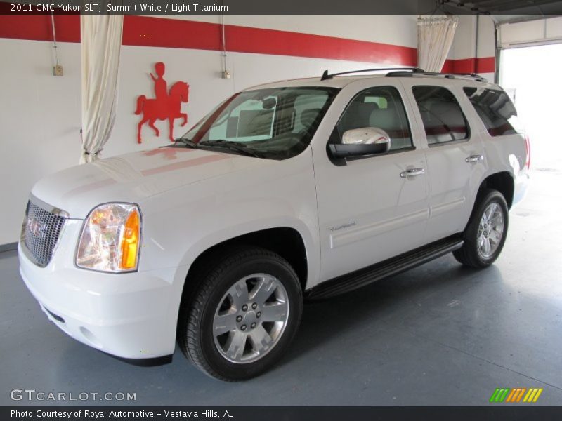 Summit White / Light Titanium 2011 GMC Yukon SLT