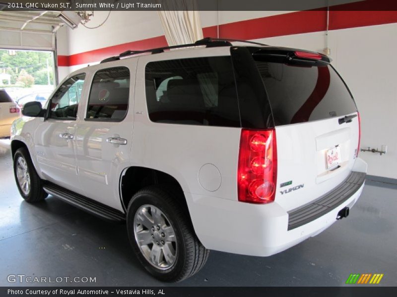 Summit White / Light Titanium 2011 GMC Yukon SLT