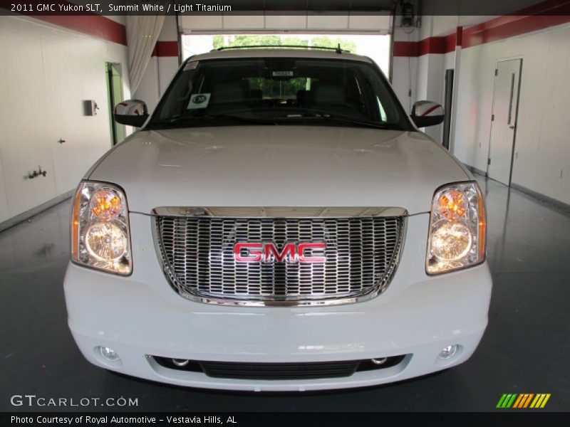 Summit White / Light Titanium 2011 GMC Yukon SLT