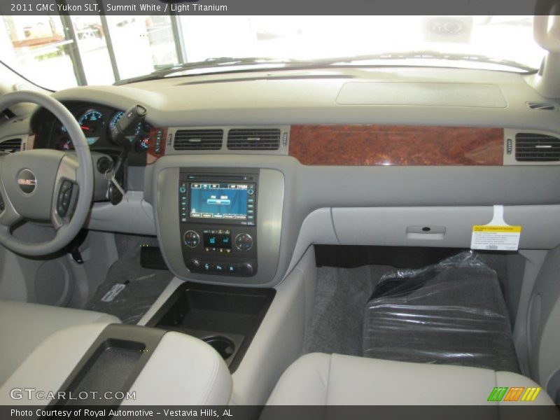 Summit White / Light Titanium 2011 GMC Yukon SLT
