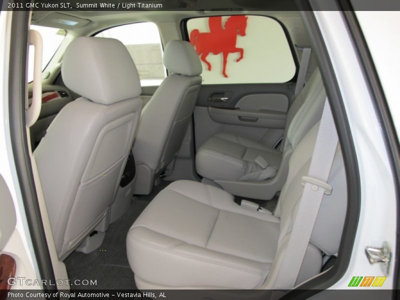 Summit White / Light Titanium 2011 GMC Yukon SLT