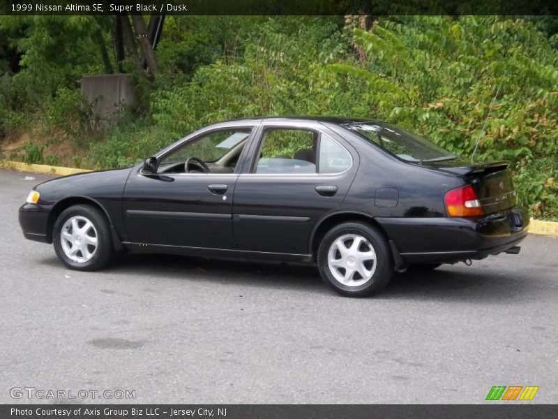 Super Black / Dusk 1999 Nissan Altima SE