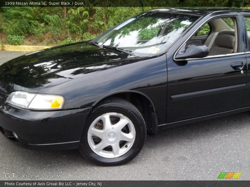 Super Black / Dusk 1999 Nissan Altima SE