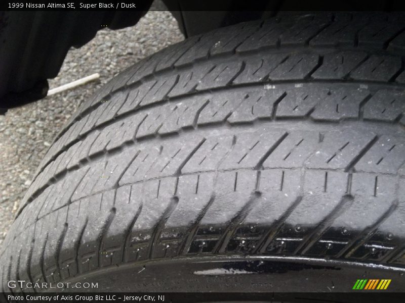 Super Black / Dusk 1999 Nissan Altima SE