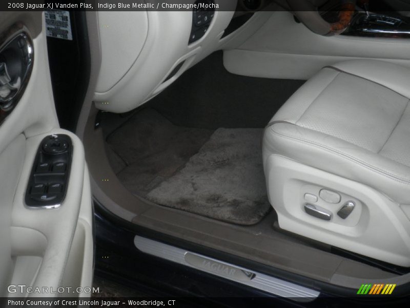 Indigo Blue Metallic / Champagne/Mocha 2008 Jaguar XJ Vanden Plas