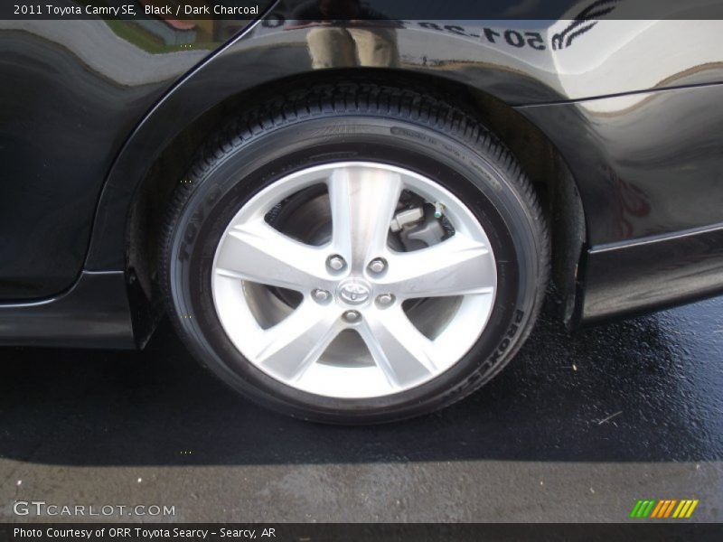 Black / Dark Charcoal 2011 Toyota Camry SE